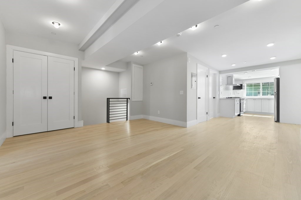 Boston, Massachusetts, 02128, United States, 2 Bedrooms Bedrooms, ,2 BathroomsBathrooms,Residential,For Sale,1872160
