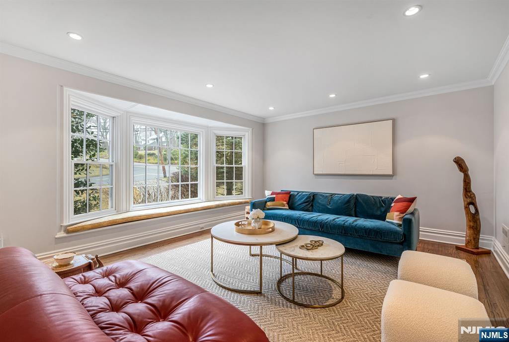 Tenafly, New Jersey, 07670, United States, 6 Bedrooms Bedrooms, ,5 BathroomsBathrooms,Residential,For Sale,1743574