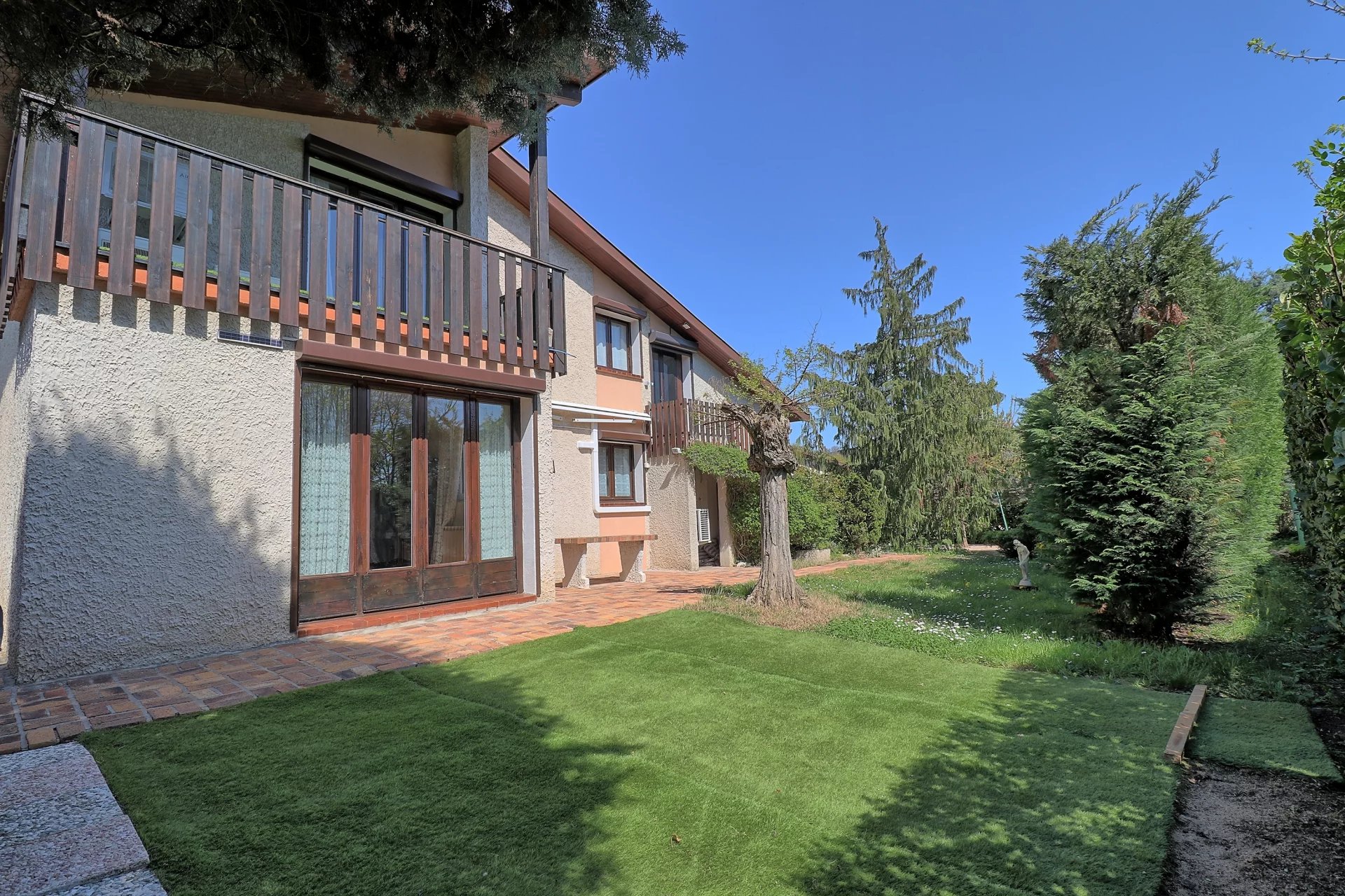 Sainte-Foy-lès-Lyon, Auvergne-Rhône-Alpes, 69110, FR, 4 Bedrooms Bedrooms, ,Residential,For Sale,1876577