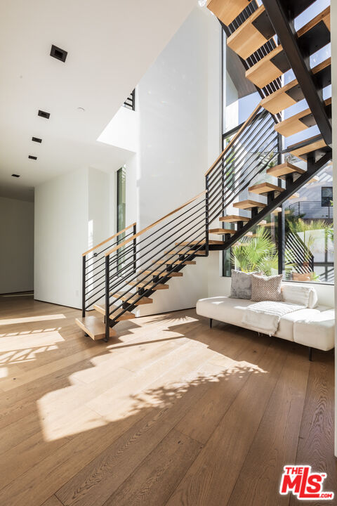 Beverly Hills, California, 90210, United States, 6 Bedrooms Bedrooms, ,6 BathroomsBathrooms,Residential,For Sale,1692711