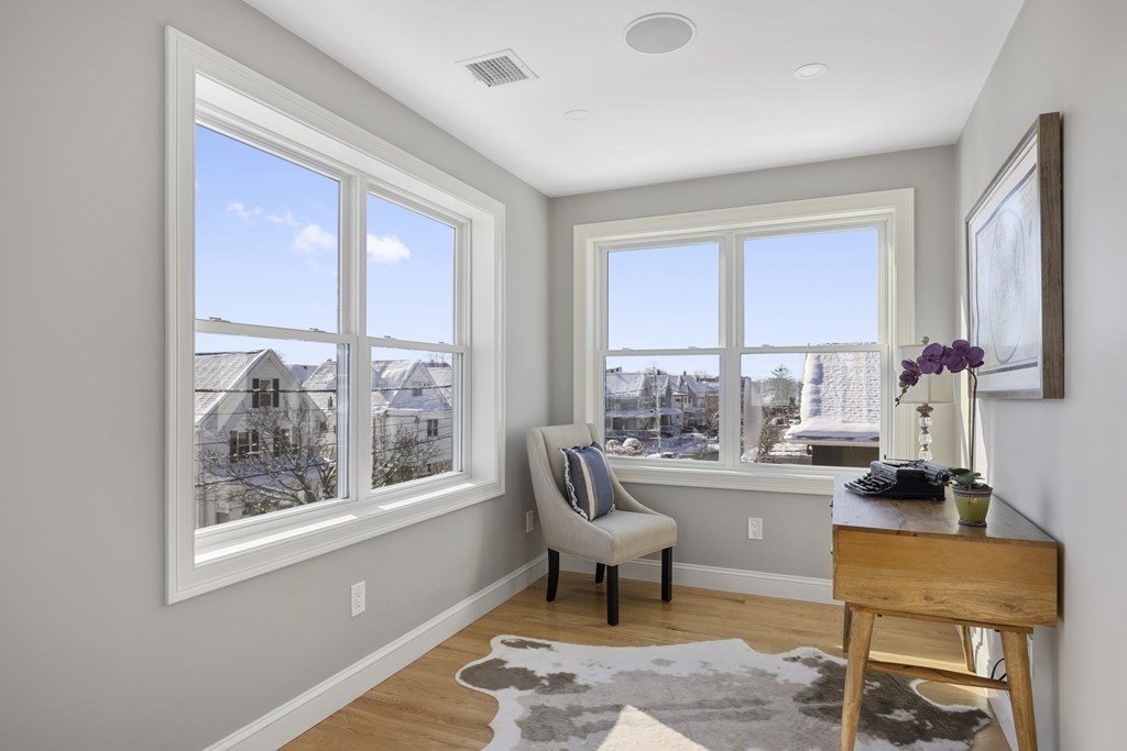 Everett, Massachusetts, 02149, United States, 3 Bedrooms Bedrooms, ,2 BathroomsBathrooms,Residential,For Sale,1921972