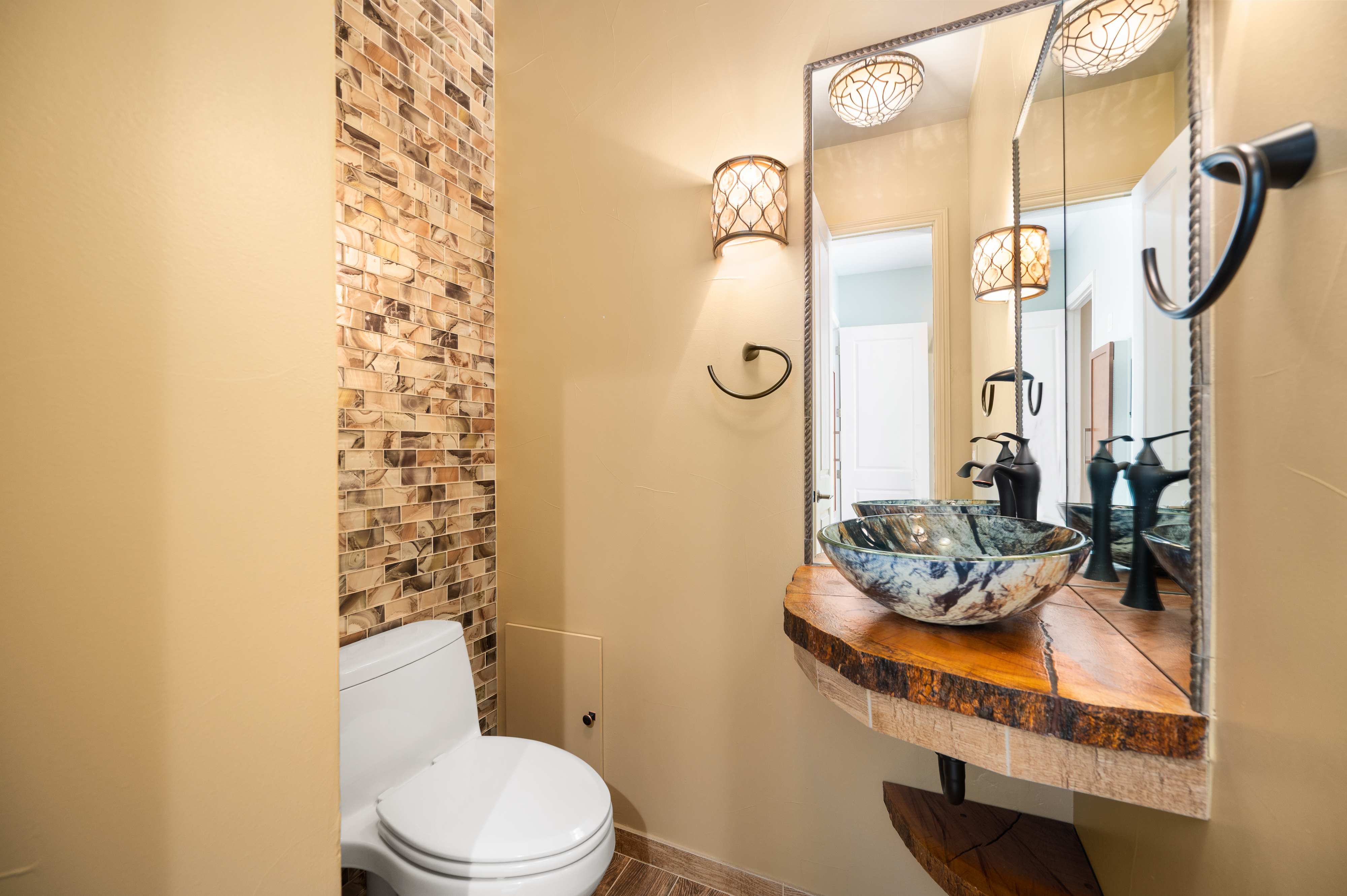  Orchard Park Patio Home with Wolf Kitchen, Spa Suite & Backyard BBQ Oasis - 物件實景