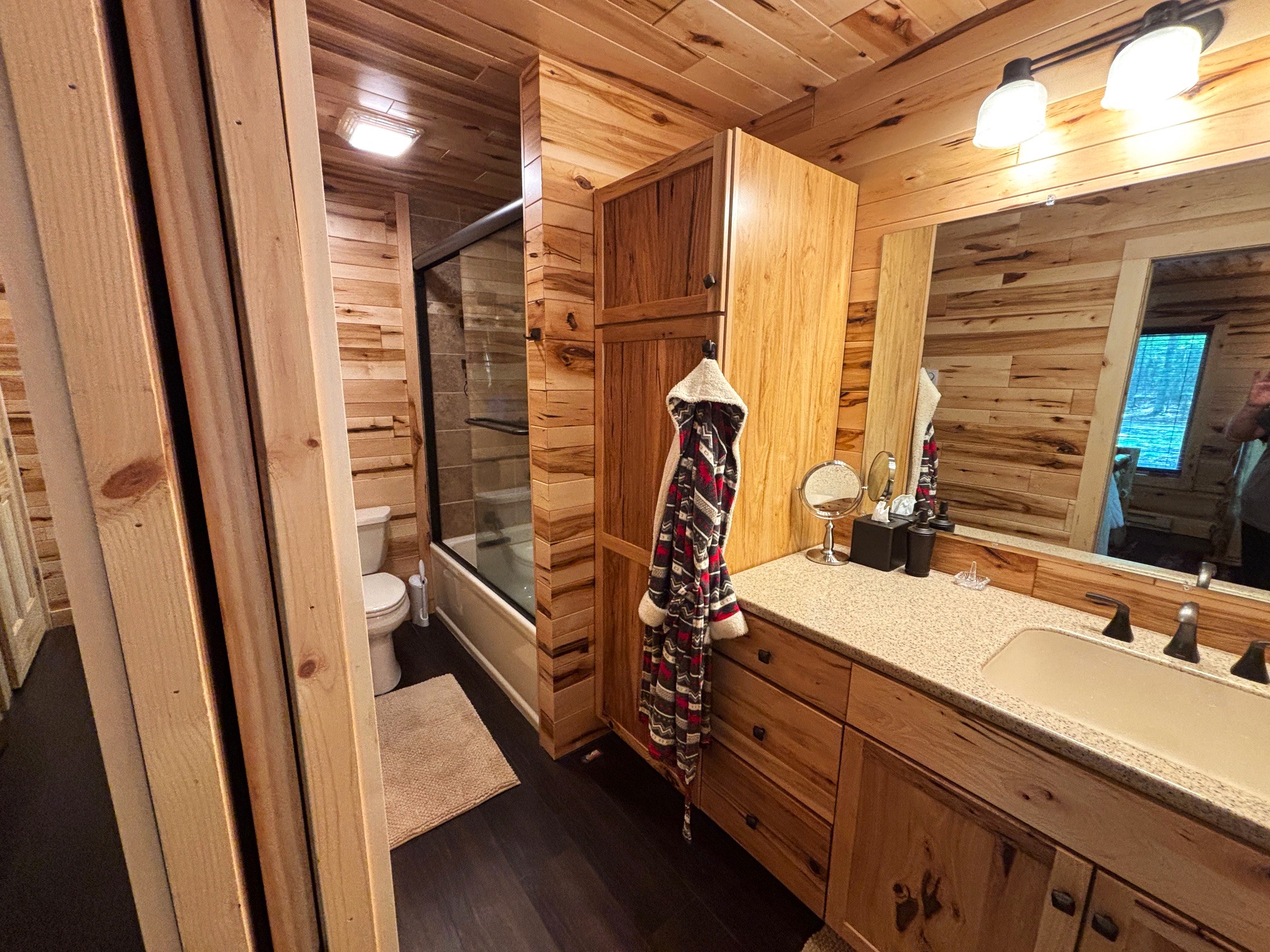 Boulder Junction, Wisconsin, 54512, United States, 3 Bedrooms Bedrooms, ,3 BathroomsBathrooms,Residential,For Sale,1878844