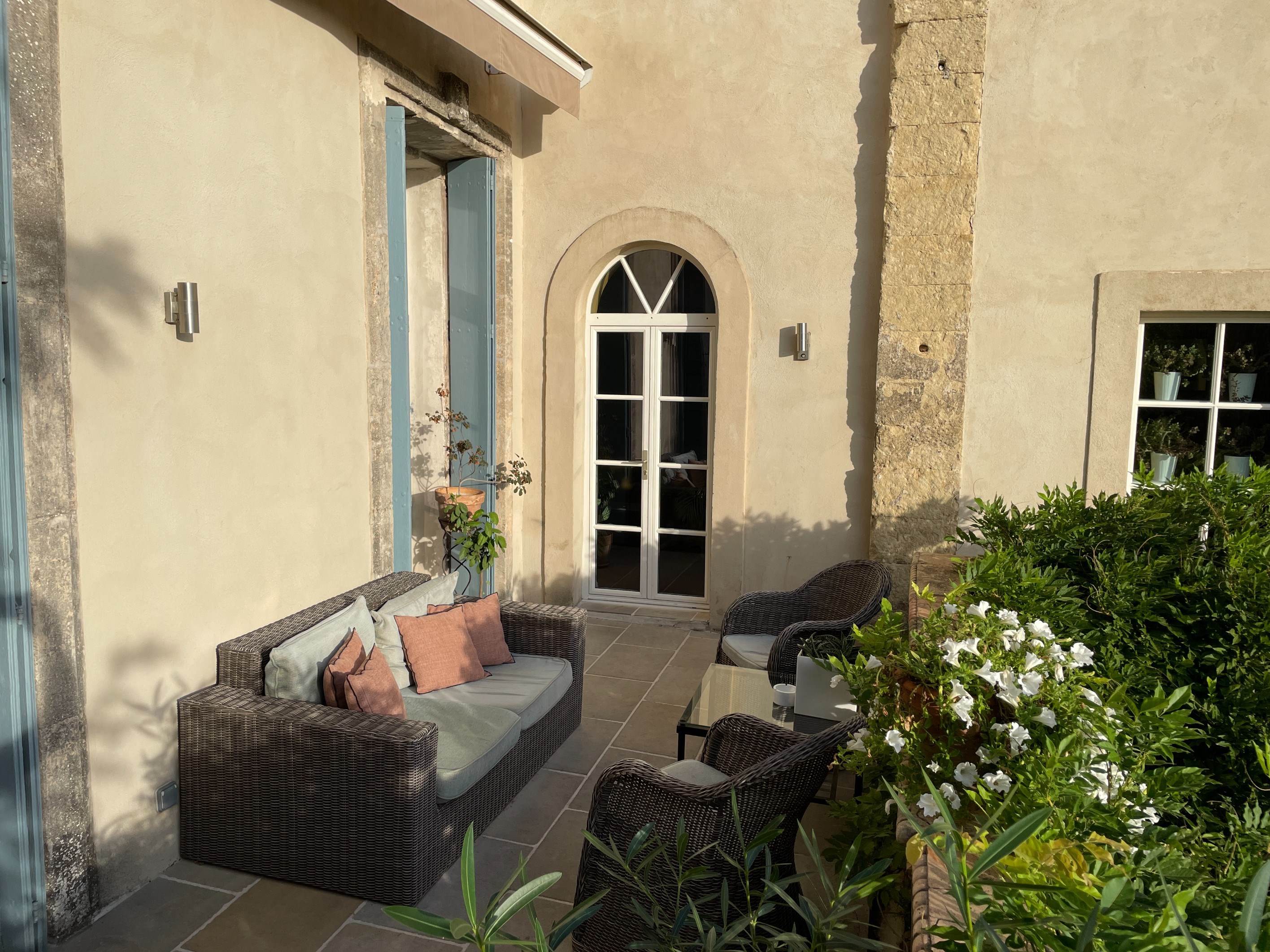  Elegant 18th-Century Maison de Maître  Thriving Boutique Hospitality Estate in… - 物件實景