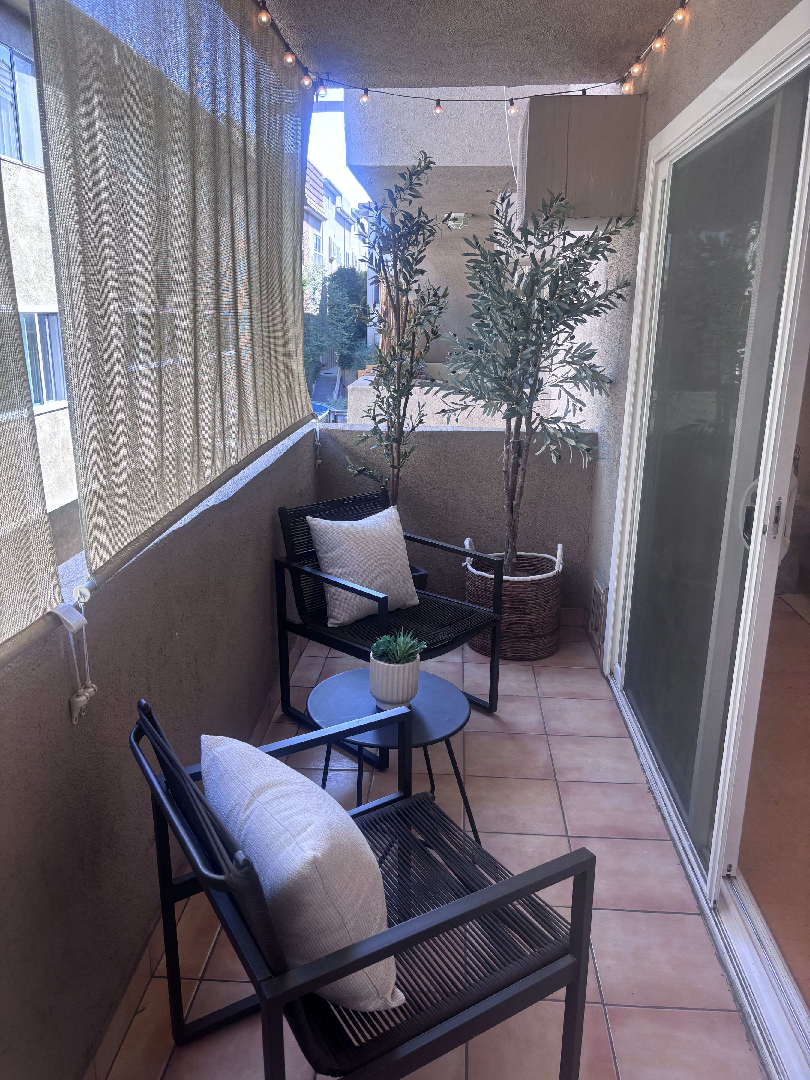  2320 S Bentley Ave - 物件實景