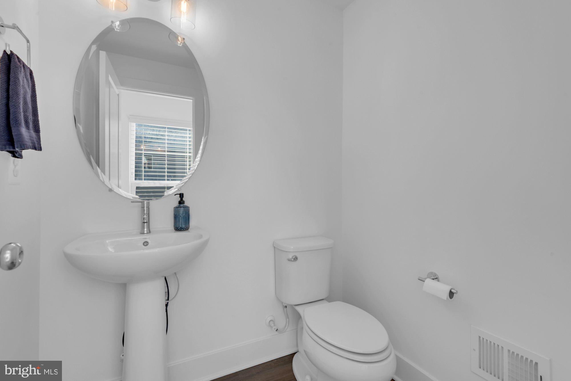 Laurel, Maryland, 20724, United States, 5 Bedrooms Bedrooms, ,5 BathroomsBathrooms,Residential,For Sale,2010373