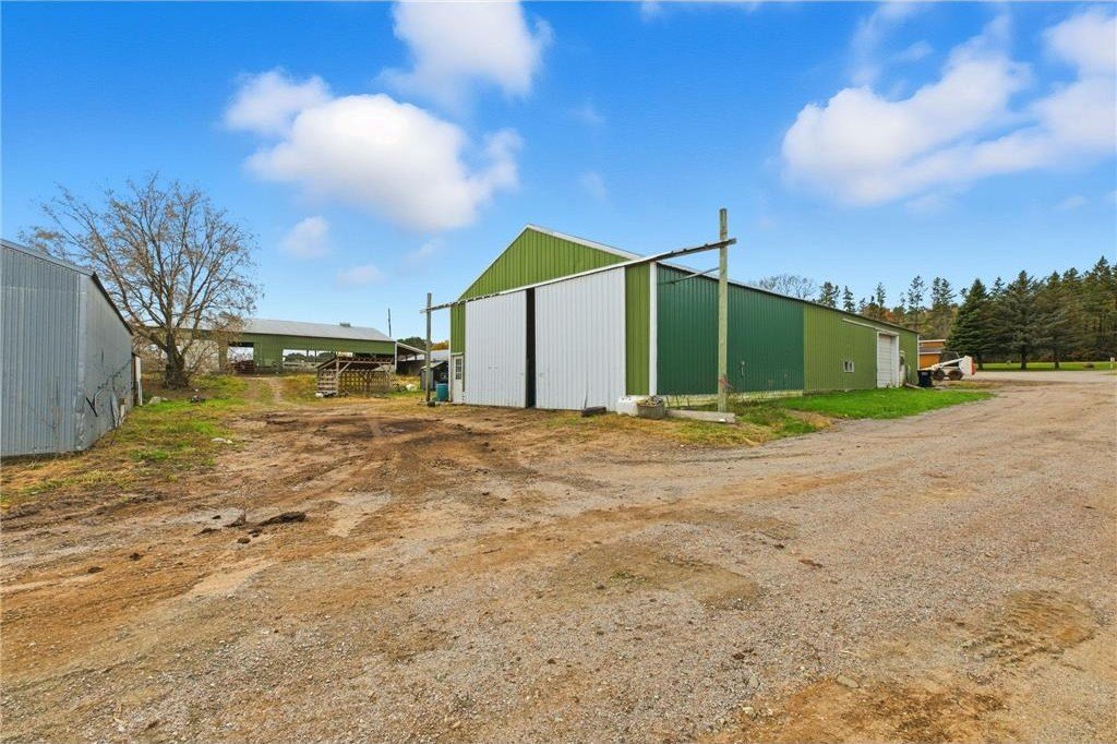 Holdingford, Minnesota, 56340, United States, 5 Bedrooms Bedrooms, ,2 BathroomsBathrooms,Residential,For Sale,1977131