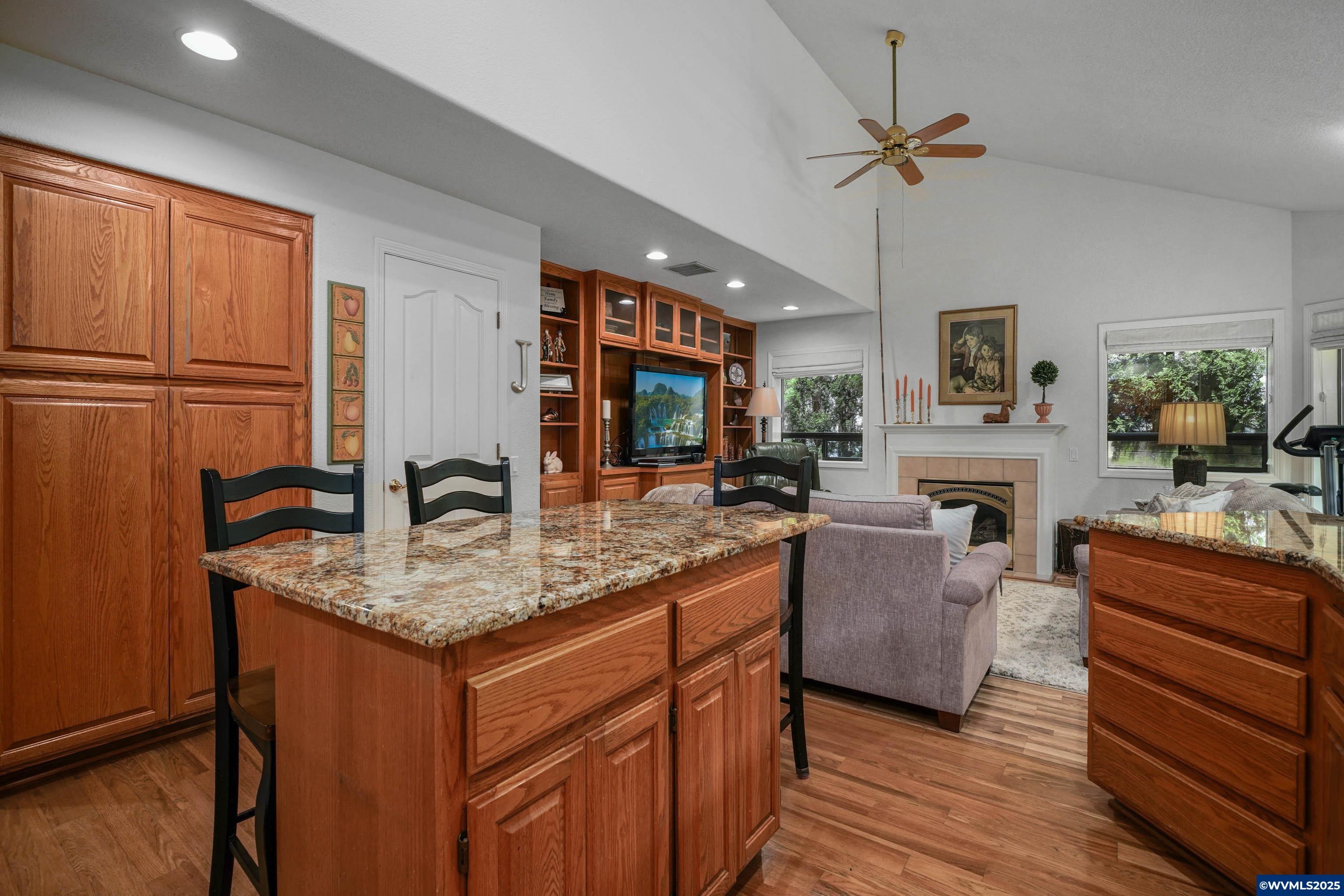 Salem, Oregon, 97302, United States, 5 Bedrooms Bedrooms, ,4 BathroomsBathrooms,Residential,For Sale,1906348