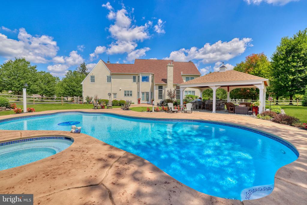 New Hope, Pennsylvania, 18938, United States, 4 Bedrooms Bedrooms, ,4 BathroomsBathrooms,Residential,For Sale,2003111