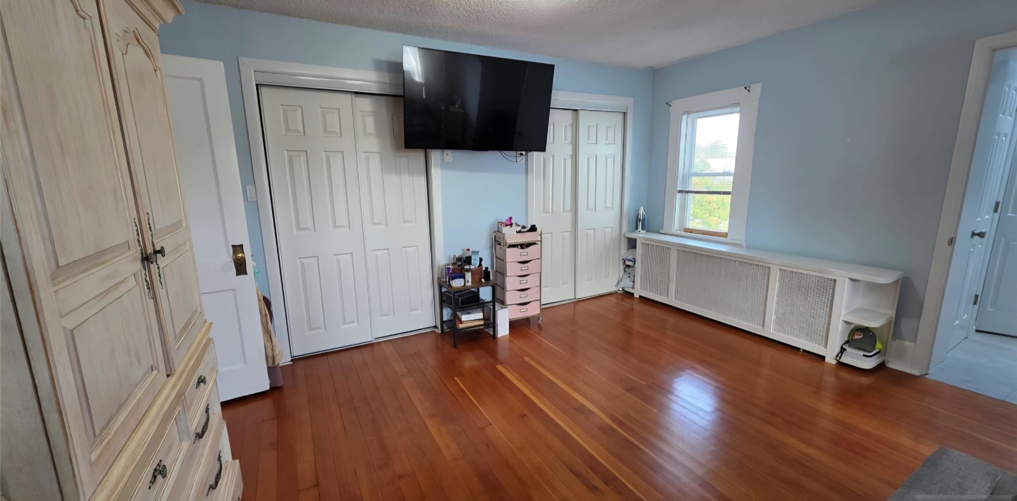 Little Ferry, New Jersey, 07643, United States, 5 Bedrooms Bedrooms, ,4 BathroomsBathrooms,Residential,For Sale,1978950