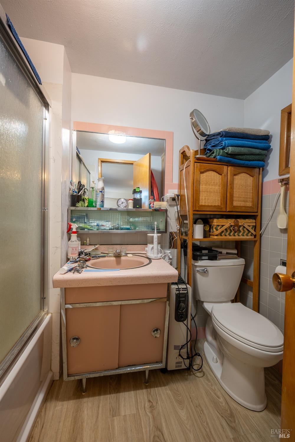 Kelseyville, California, 95451, United States, 3 Bedrooms Bedrooms, ,2 BathroomsBathrooms,Residential,For Sale,1974568