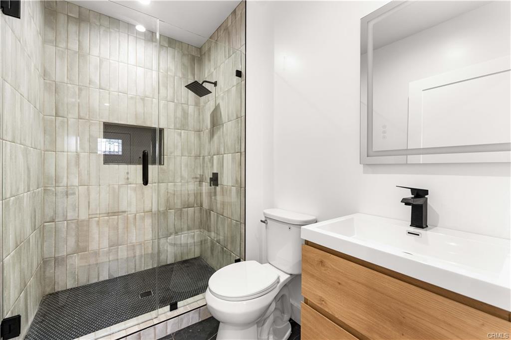 Los Angeles, California, 90032, United States, 5 Bedrooms Bedrooms, ,Residential,For Sale,1900851