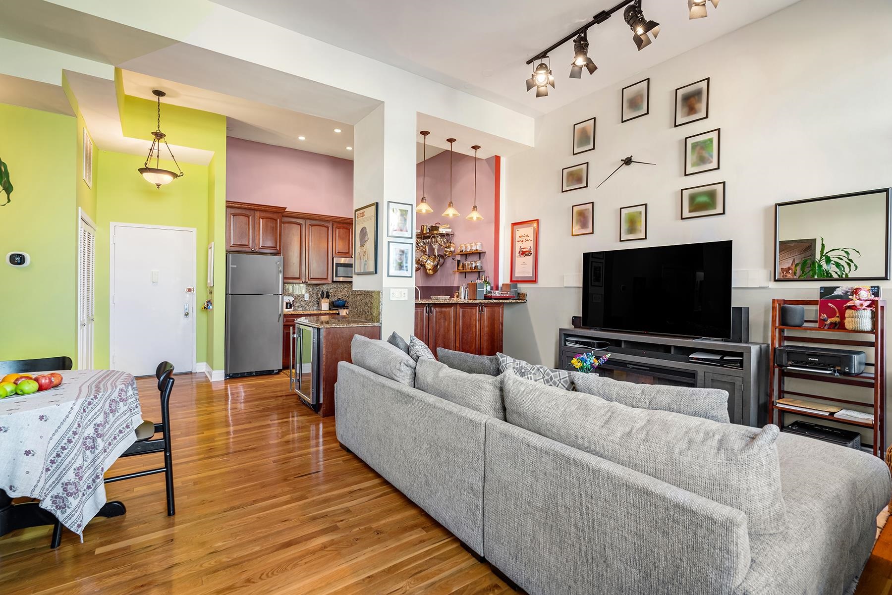 Weehawken, New Jersey, 07086, United States, 2 Bedrooms Bedrooms, ,2 BathroomsBathrooms,Residential,For Sale,1991208