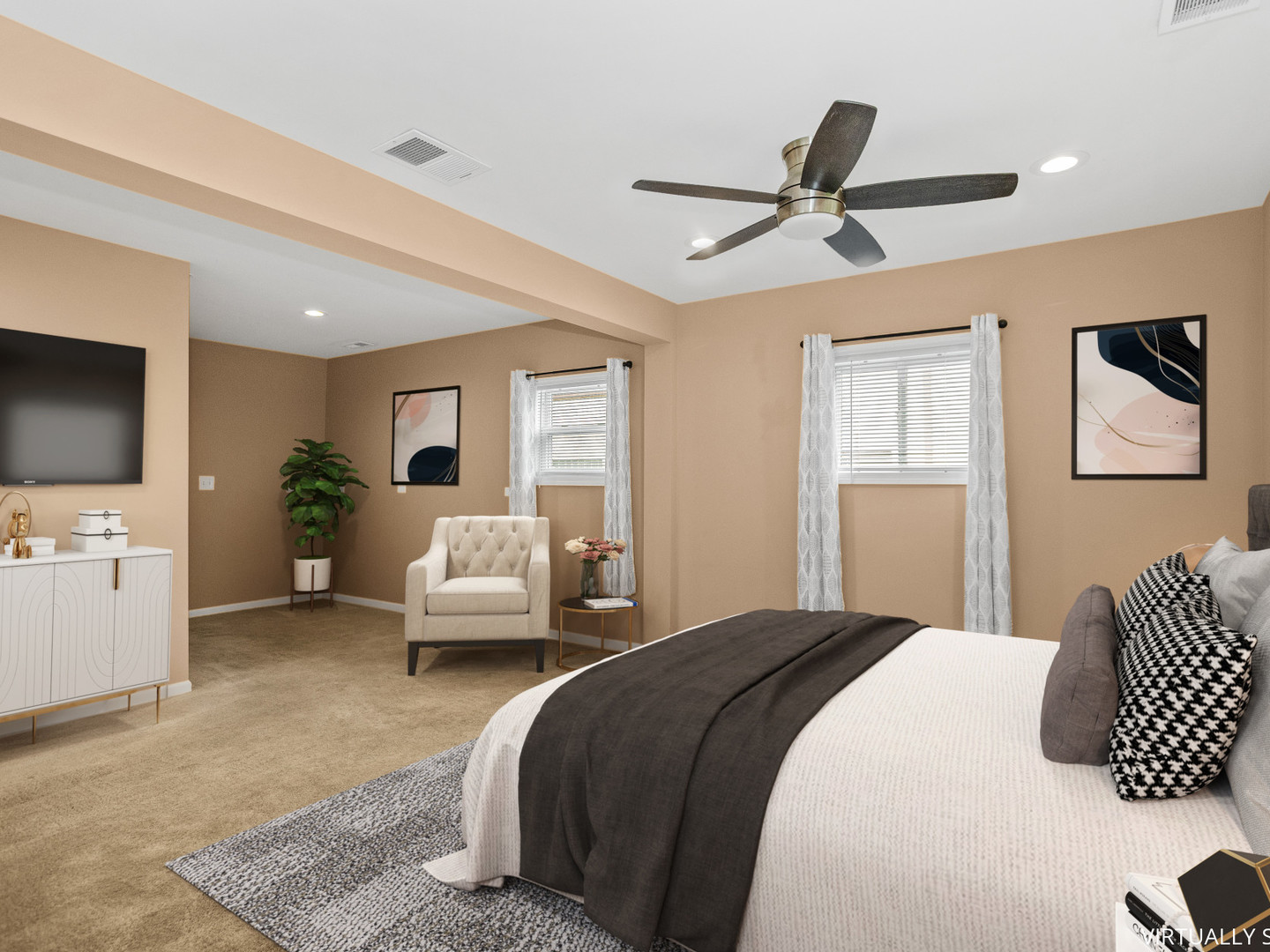 Evanston, Illinois, 60201, United States, 5 Bedrooms Bedrooms, ,3 BathroomsBathrooms,Residential,For Sale,1908877