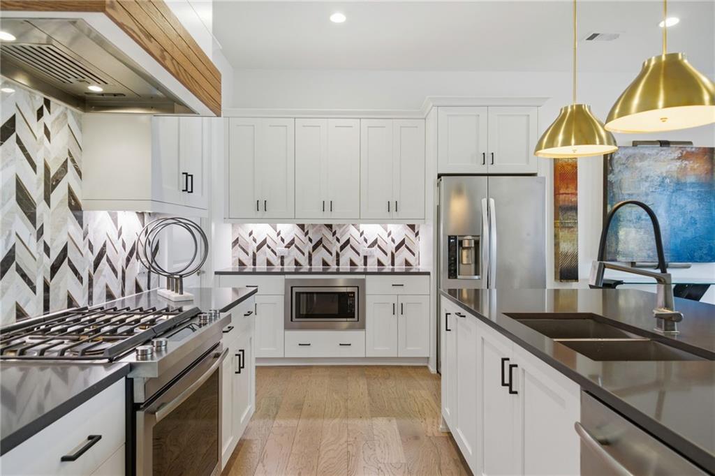 Alpharetta, Georgia, 30005, United States, 3 Bedrooms Bedrooms, ,4 BathroomsBathrooms,Residential,For Sale,1975008