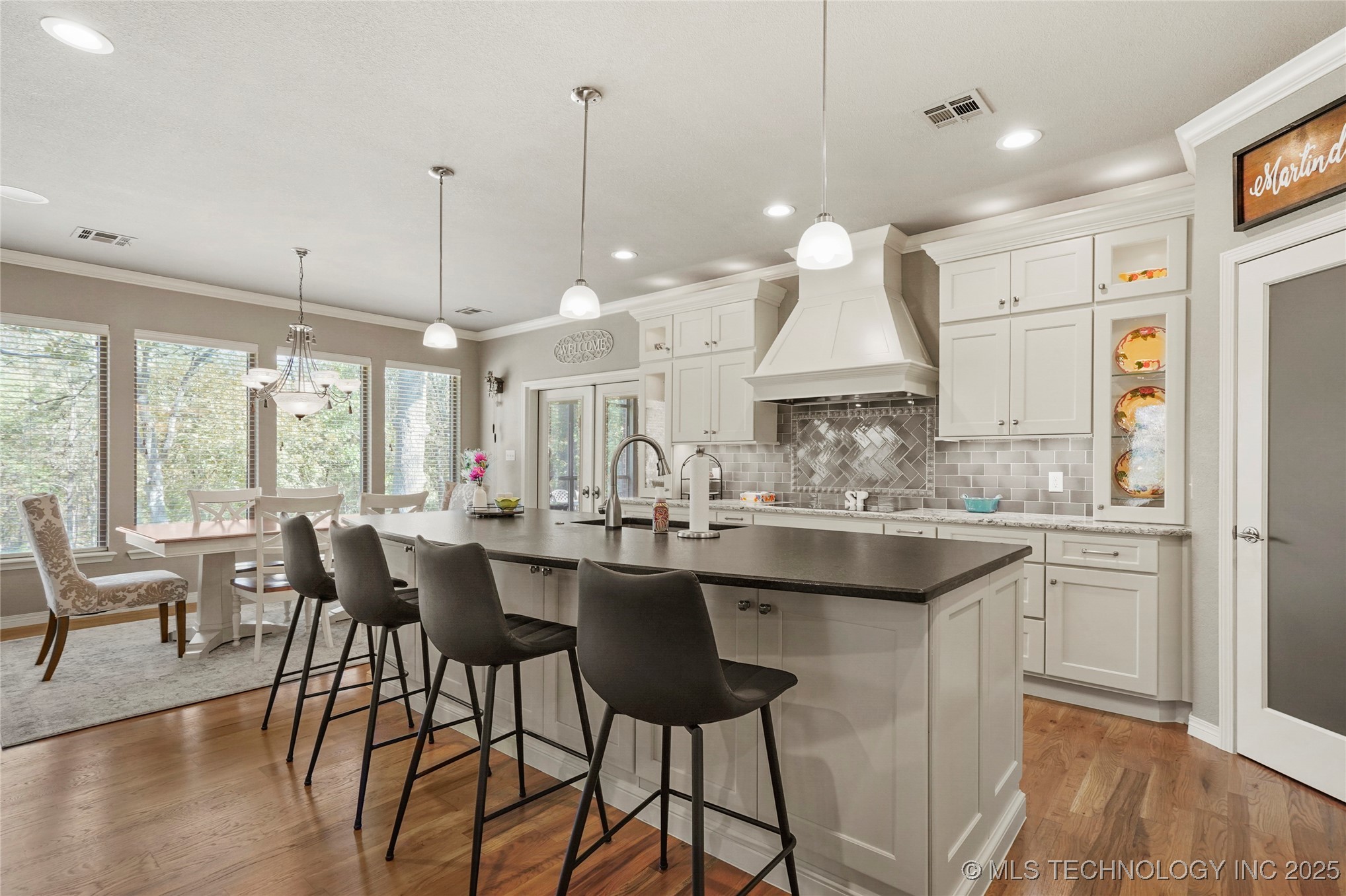 Catoosa, Oklahoma, 74015, United States, 3 Bedrooms Bedrooms, ,3 BathroomsBathrooms,Residential,For Sale,1987944