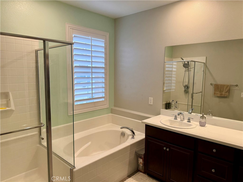 Murrieta, California, 92563, United States, 3 Bedrooms Bedrooms, ,3 BathroomsBathrooms,Residential,For Sale,1976156