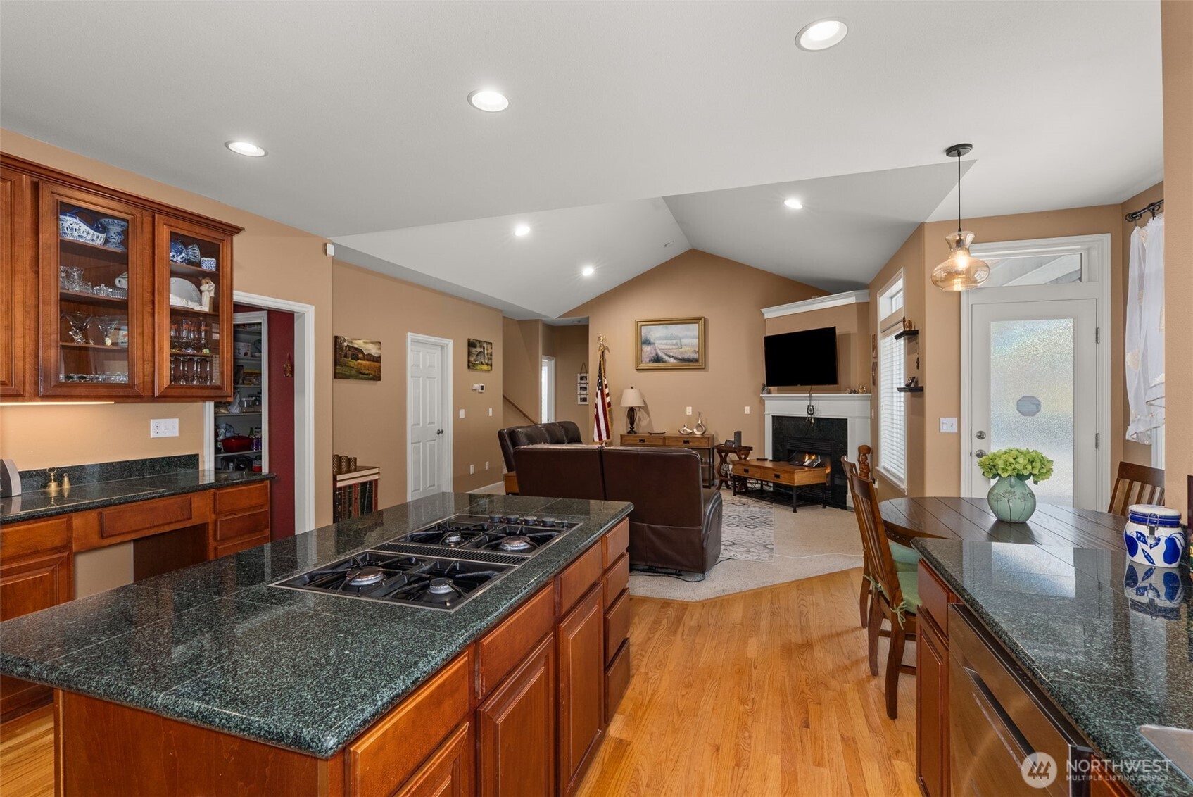 Olympia, Washington, 98513, United States, 3 Bedrooms Bedrooms, ,3 BathroomsBathrooms,Residential,For Sale,2012121