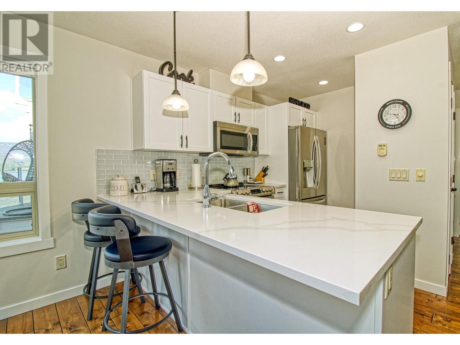 KELOWNA, British Columbia, V1Z 3R8, CA, 3 Bedrooms Bedrooms, ,2 BathroomsBathrooms,Residential,For Sale,1951529