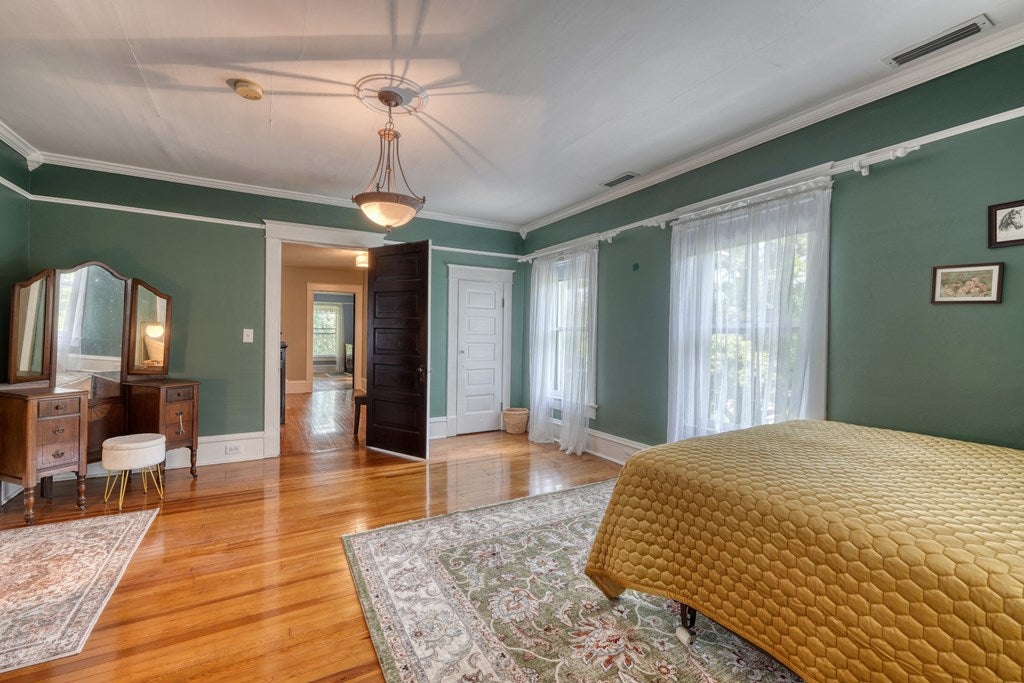 Andrews, North Carolina, 28901, United States, 5 Bedrooms Bedrooms, ,4 BathroomsBathrooms,Residential,For Sale,1912195