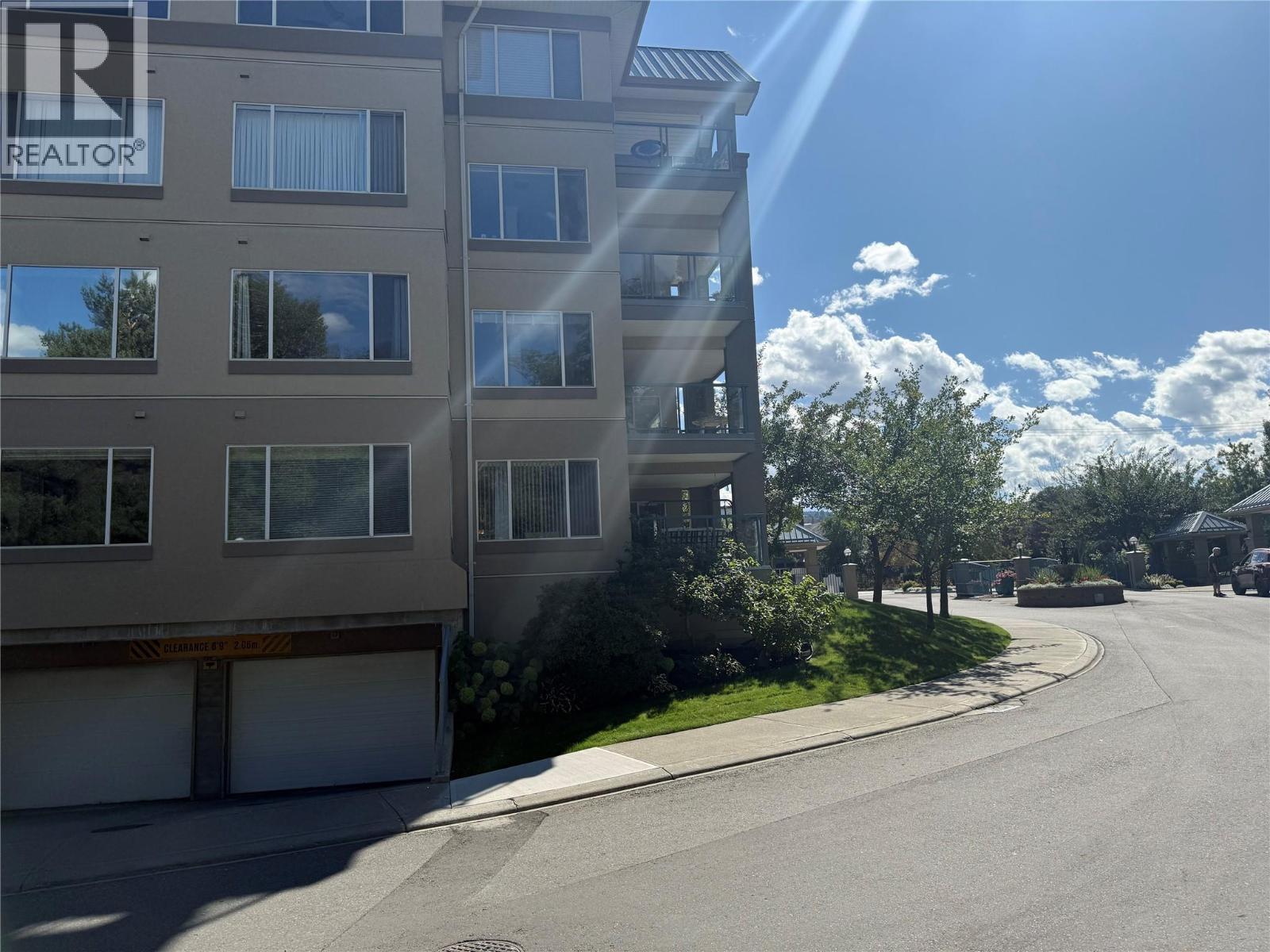 KAMLOOPS, British Columbia, V2C 1W9, CA, 3 Bedrooms Bedrooms, ,2 BathroomsBathrooms,Residential,For Sale,1949054
