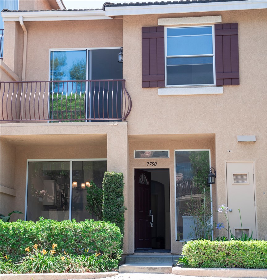 Anaheim Hills, California, 92808, United States, 2 Bedrooms Bedrooms, ,3 BathroomsBathrooms,Residential,For Sale,1856129