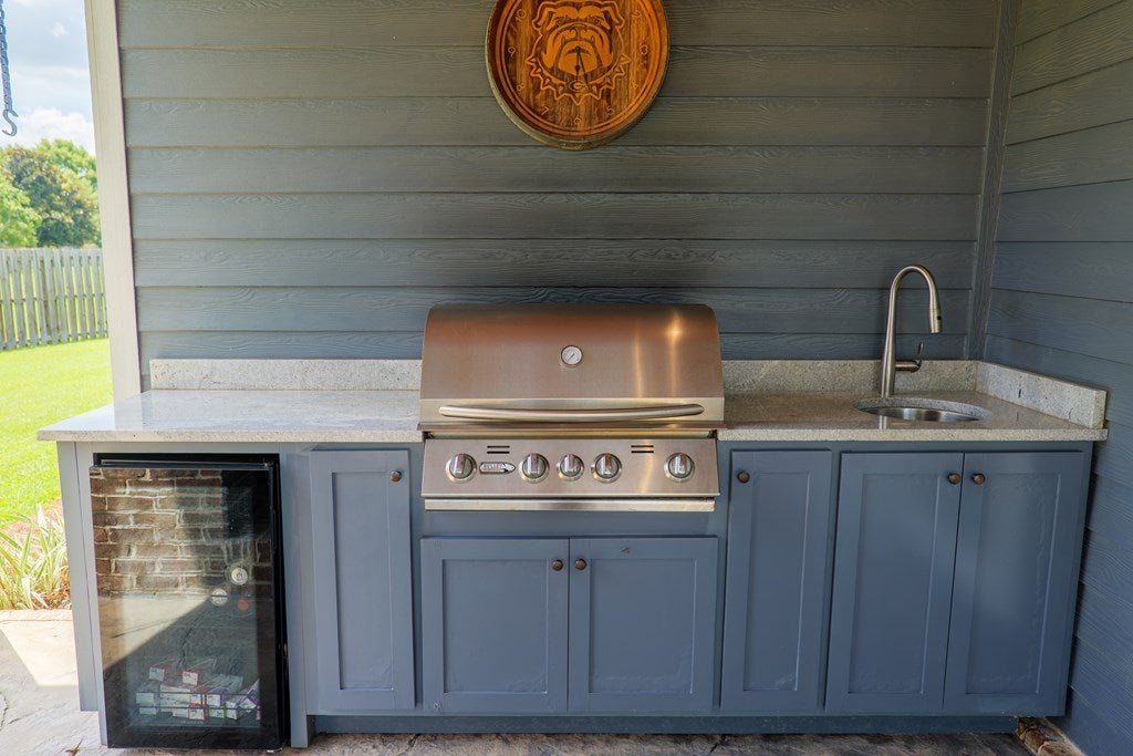 Valdosta, Georgia, 31601, United States, 4 Bedrooms Bedrooms, ,3 BathroomsBathrooms,Residential,For Sale,1991000