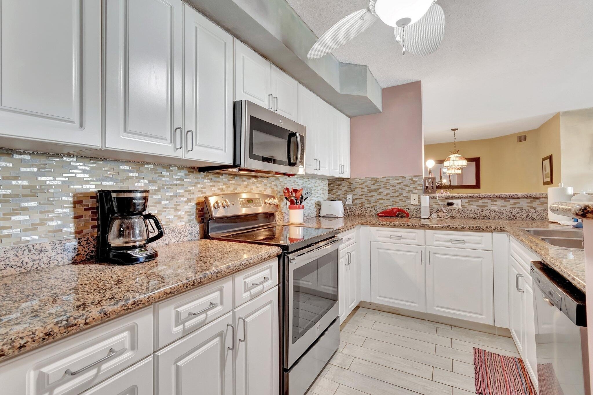 Highland Beach, Florida, 33487, United States, 2 Bedrooms Bedrooms, ,2 BathroomsBathrooms,Residential,For Sale,1921723