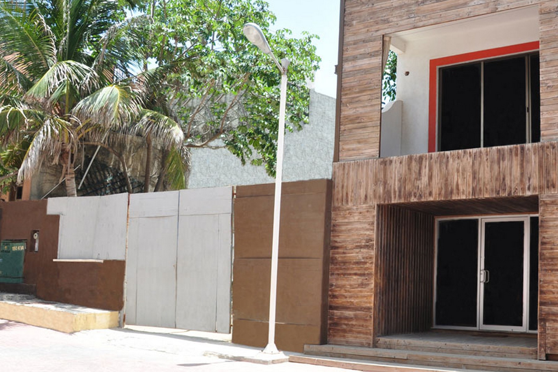  DEVELOPMENT PARCEL IN PREMIUM LOCATION IN DOWNTOWN STEPS FROM THE BEACH - 物件實景