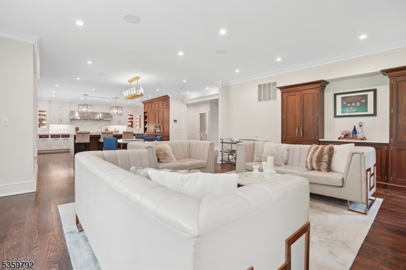 Millburn Twp., New Jersey, 07078, United States, 7 Bedrooms Bedrooms, ,9 BathroomsBathrooms,Residential,For Sale,1838878