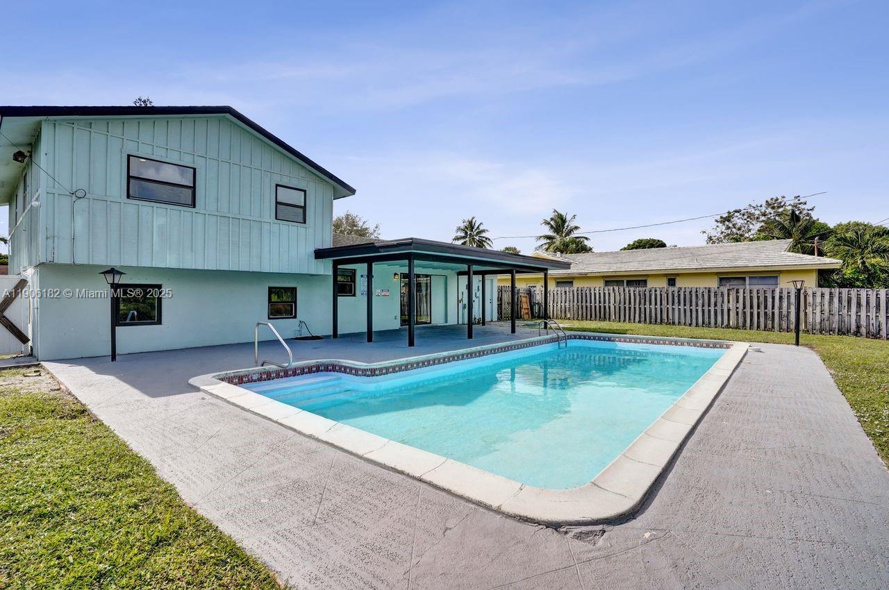 West Palm Beach, Florida, 33407, United States, 6 Bedrooms Bedrooms, ,5 BathroomsBathrooms,Residential,For Sale,1987925