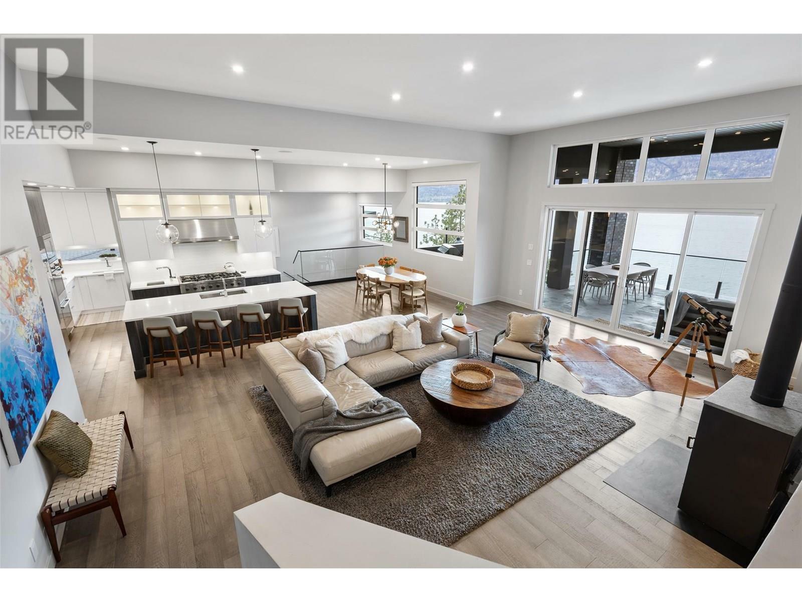 KELOWNA, British Columbia, V4V 1N4, CA, 4 Bedrooms Bedrooms, ,3 BathroomsBathrooms,Residential,For Sale,1859921