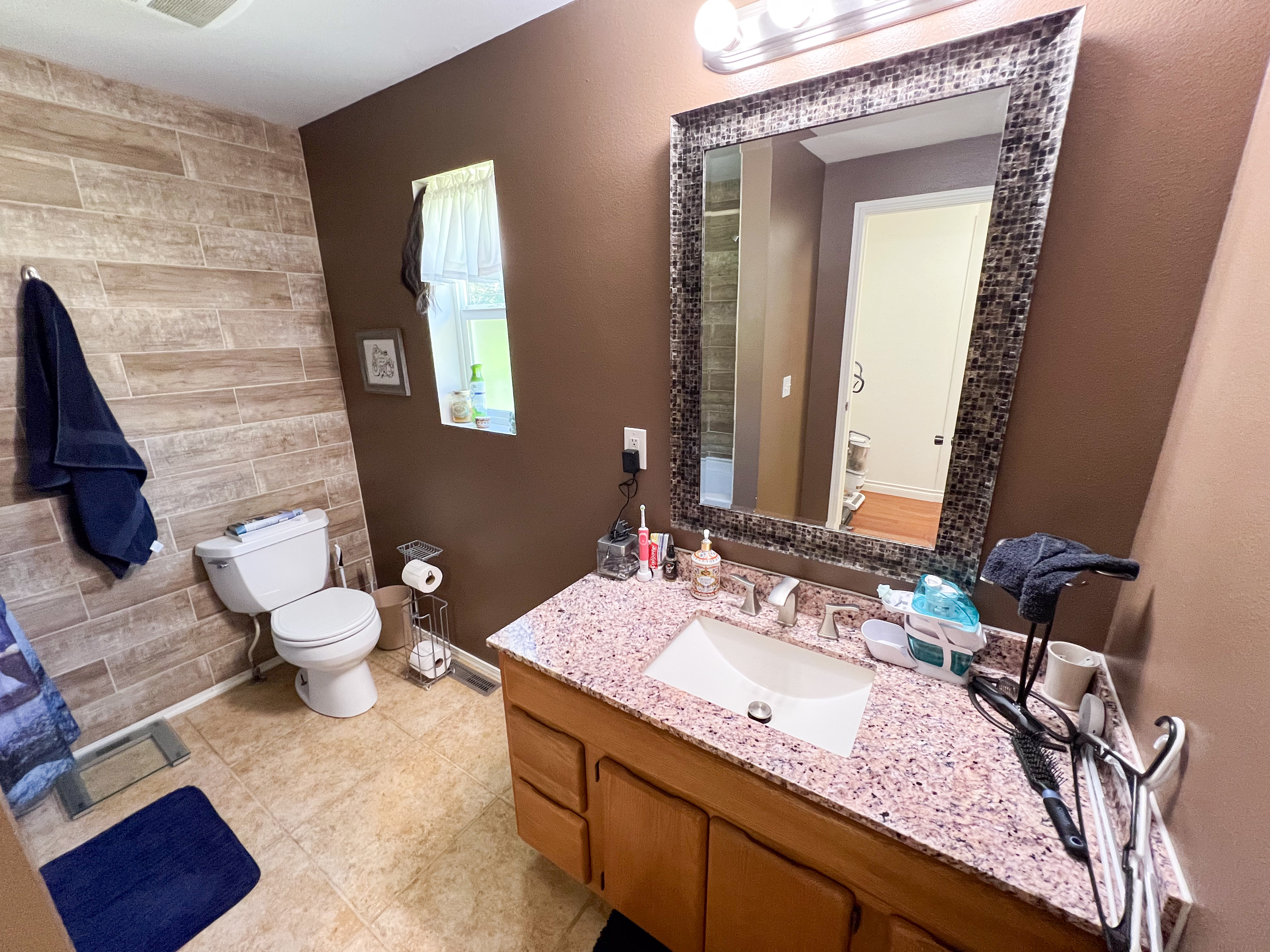 Colville, Washington, 99114, United States, 3 Bedrooms Bedrooms, ,2 BathroomsBathrooms,Residential,For Sale,1927718