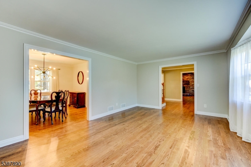 Branchburg Twp., New Jersey, 08876, United States, 4 Bedrooms Bedrooms, ,3 BathroomsBathrooms,Residential,For Sale,1992808