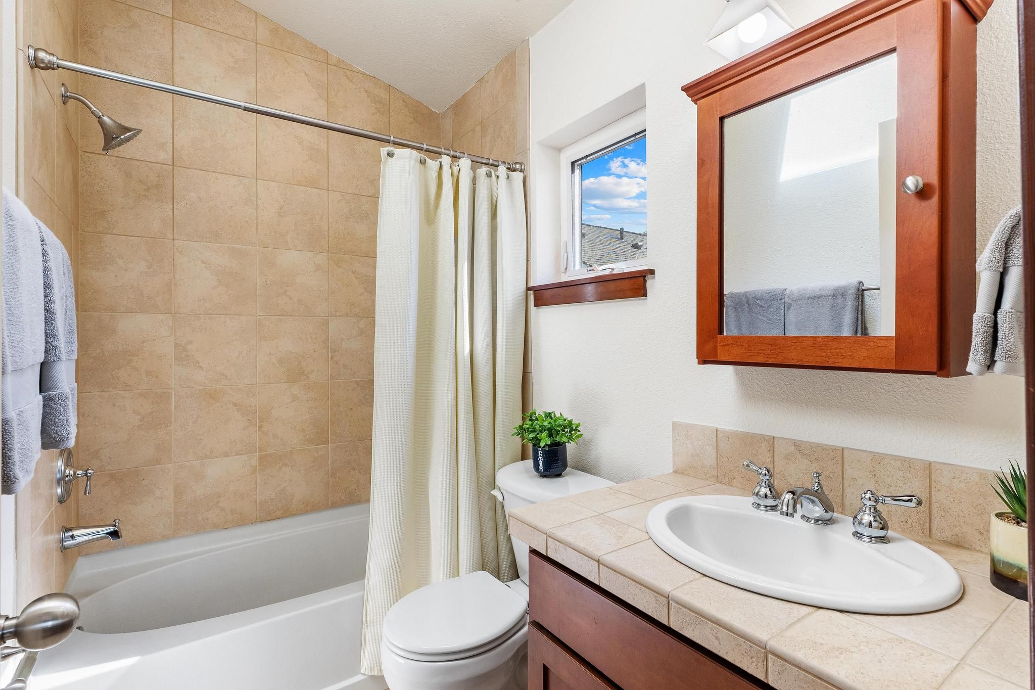  2400 West Boston St, Seattle, WA 98199 - 物件實景