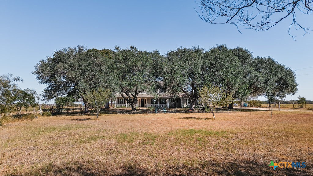 Yoakum, Texas, 77995, United States, 4 Bedrooms Bedrooms, ,3 BathroomsBathrooms,Residential,For Sale,1958998