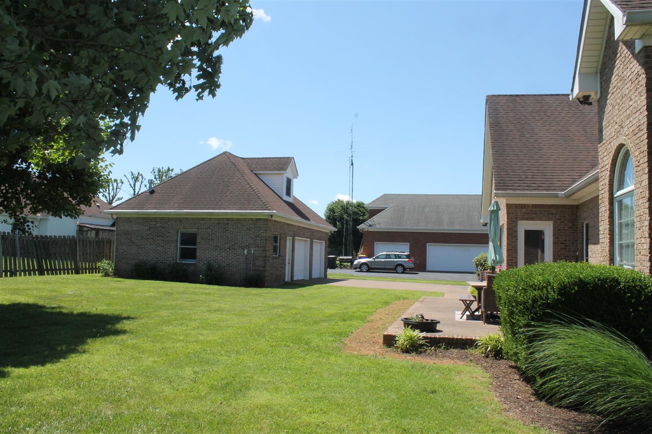 Bowling Green, Kentucky, 42104, United States, 5 Bedrooms Bedrooms, ,3 BathroomsBathrooms,Residential,For Sale,1827848