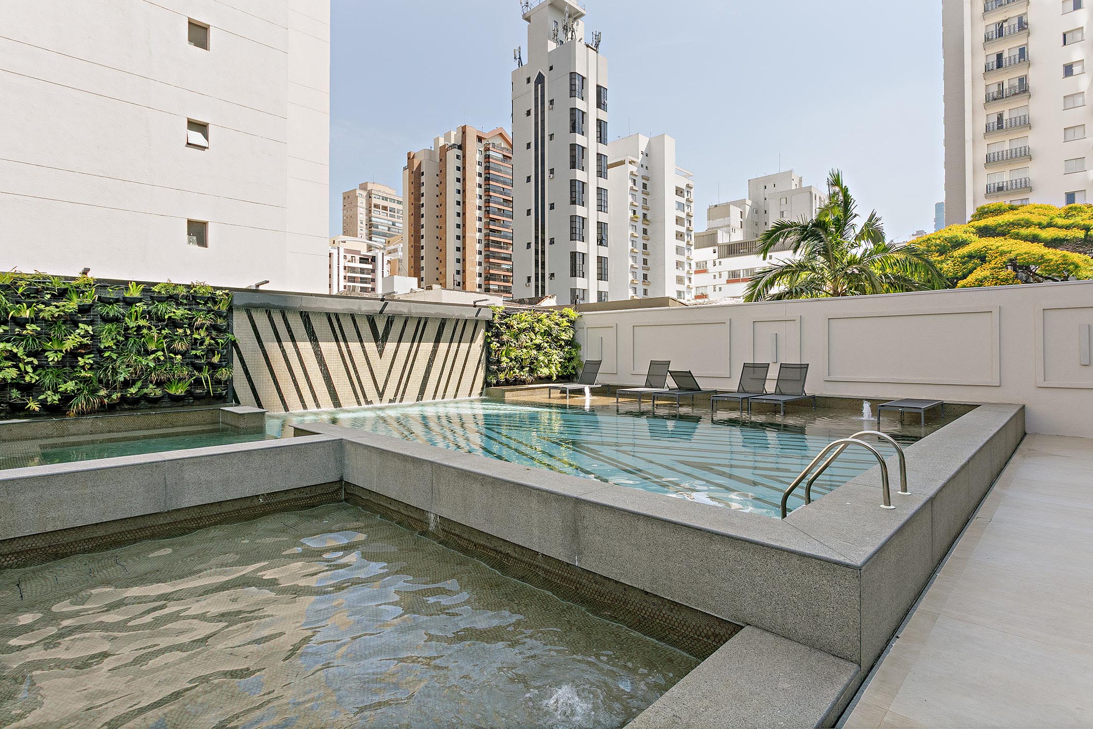  Apartment with permanent green views and tailored interior finishes - 物件實景