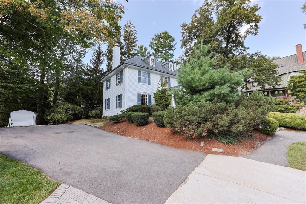 Newton, Massachusetts, 02465, United States, 5 Bedrooms Bedrooms, ,3 BathroomsBathrooms,Residential,For Sale,1939012