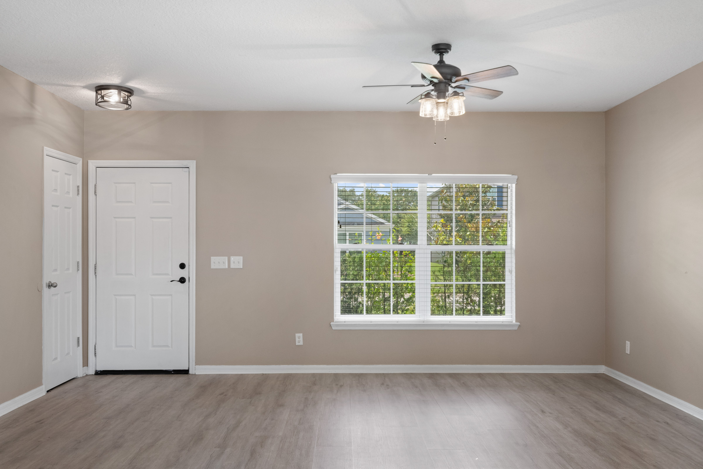 Winter Garden, Florida, 34787, United States, 5 Bedrooms Bedrooms, ,3 BathroomsBathrooms,Residential,For Sale,1935885