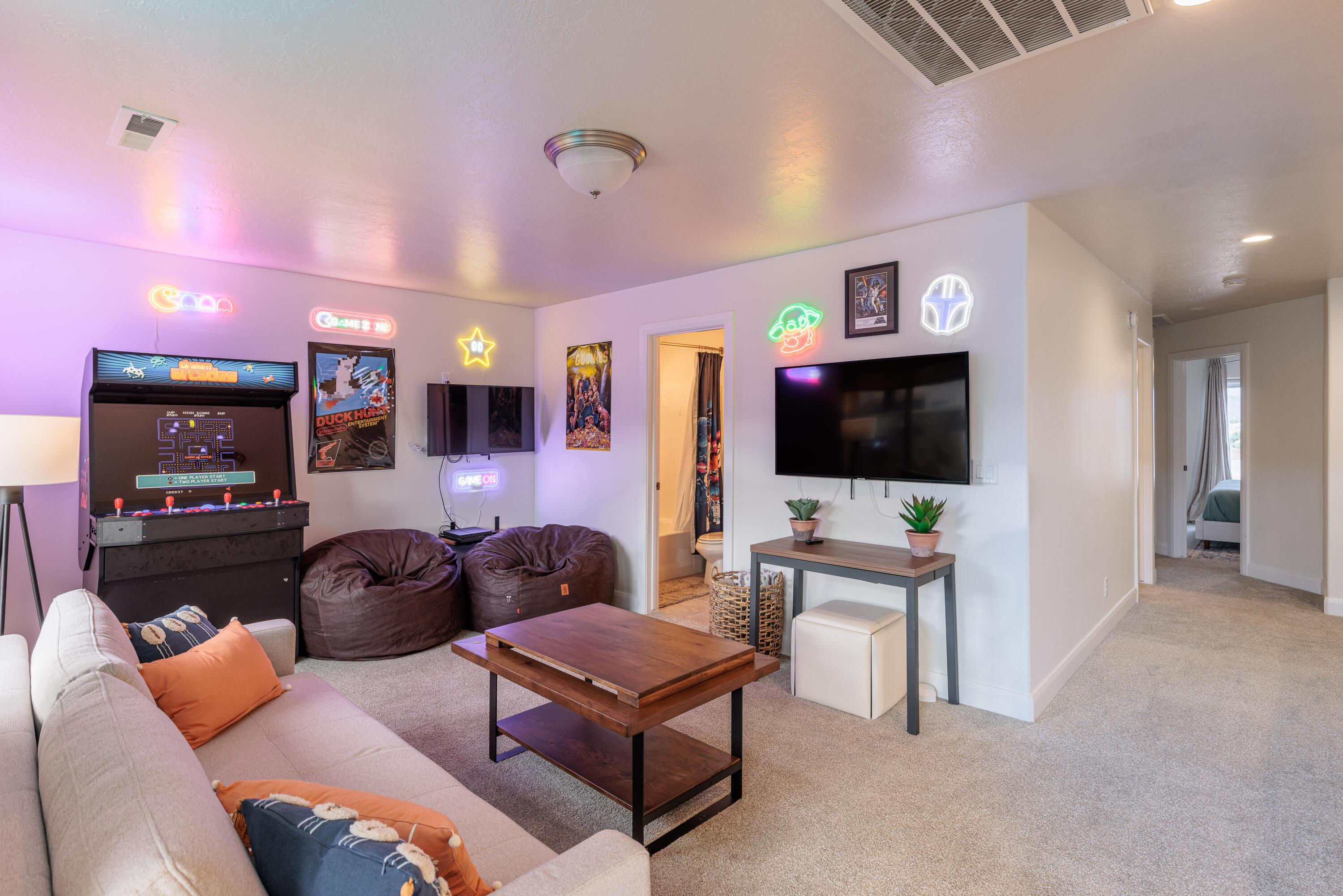 St George, Utah, 84770, United States, 3 Bedrooms Bedrooms, ,5 BathroomsBathrooms,Residential,For Sale,1974554