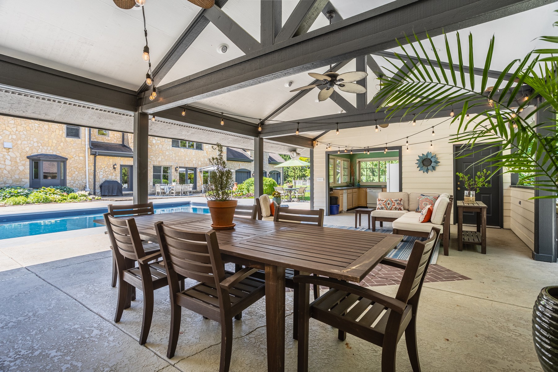  Rare Opportunity to Own a Stunning Home with Acreage in West Carmel - 物件實景