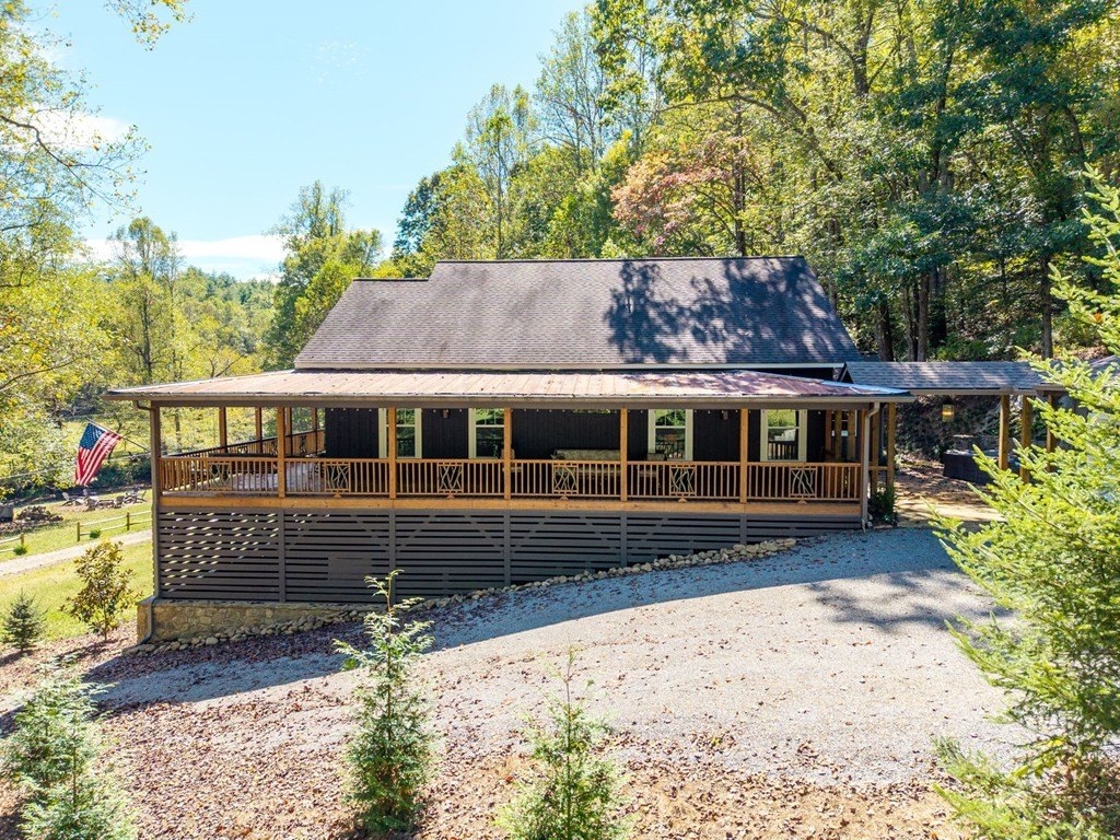 Murphy, North Carolina, 28906, United States, 3 Bedrooms Bedrooms, ,3 BathroomsBathrooms,Residential,For Sale,1982645