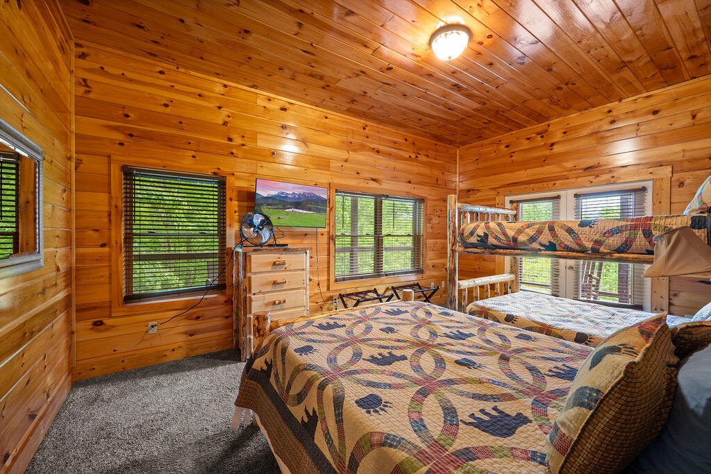 Gatlinburg, Tennessee, 37738, United States, 5 Bedrooms Bedrooms, ,6 BathroomsBathrooms,Residential,For Sale,1981295