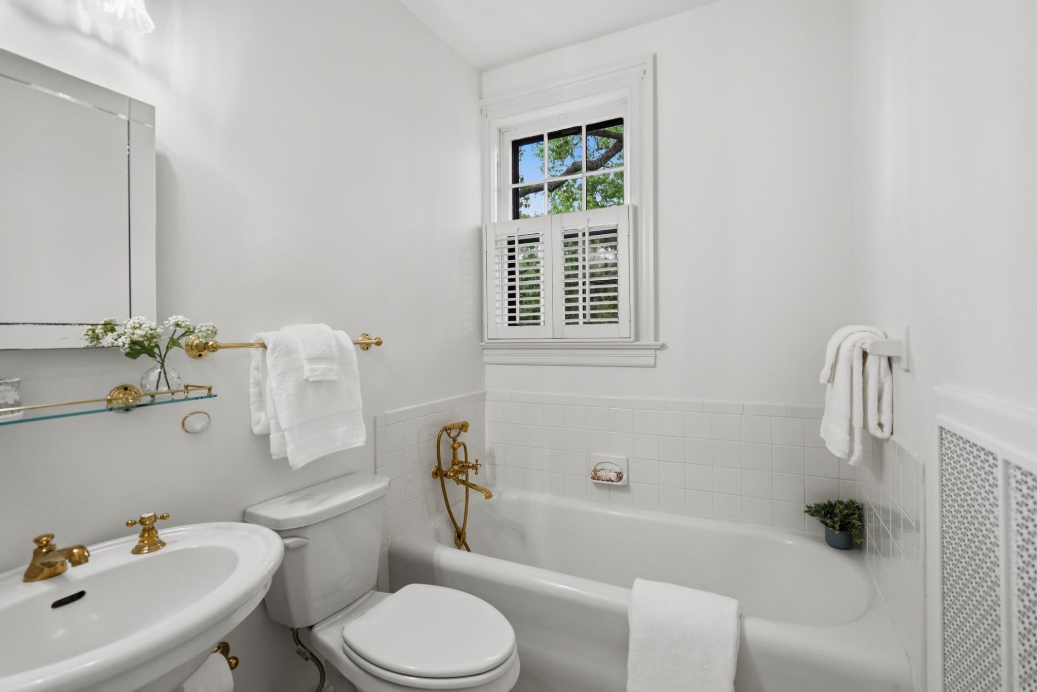  3306 Cathedral Avenue NW, Washington, DC, 20008 - 物件實景