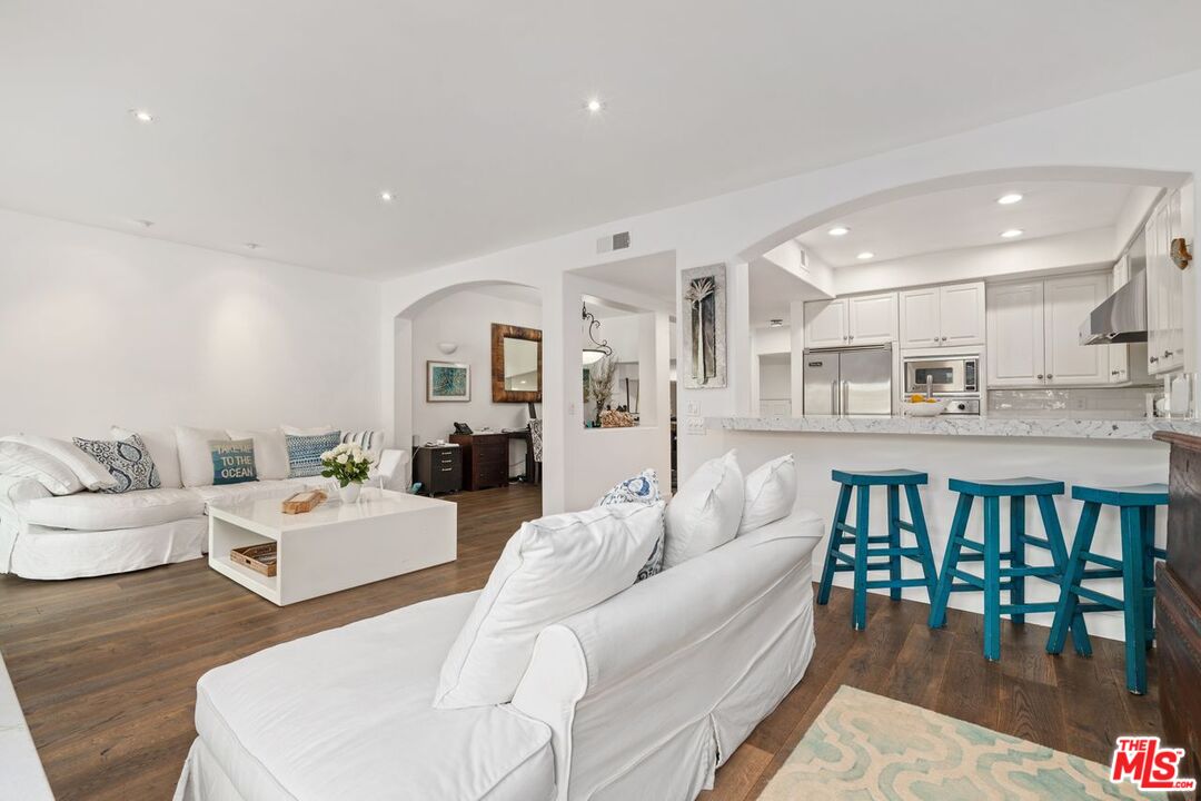 Malibu, California, 90265, United States, 3 Bedrooms Bedrooms, ,3 BathroomsBathrooms,Residential,For Sale,1807651
