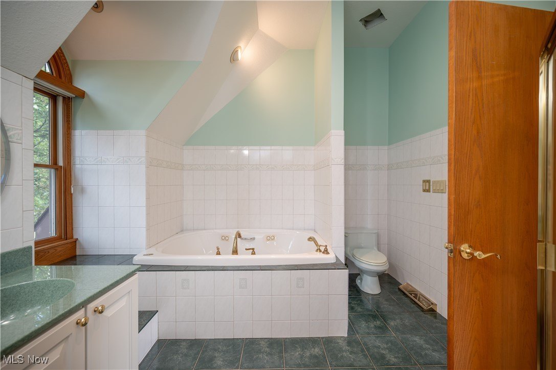 Diamond, Ohio, 44412, United States, 5 Bedrooms Bedrooms, ,5 BathroomsBathrooms,Residential,For Sale,1983781