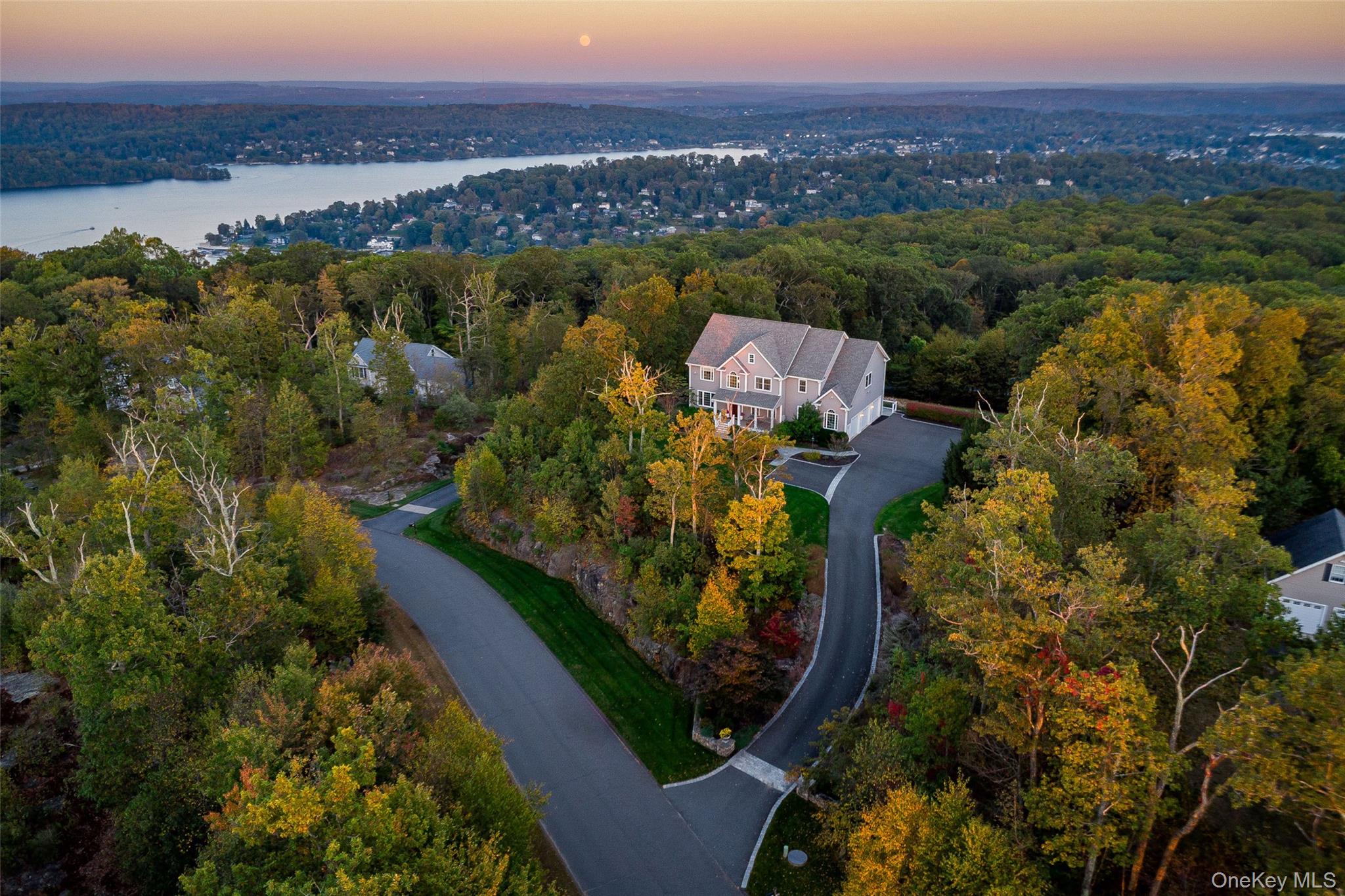 Call Listing Agent, Connecticut, 06812, United States, 5 Bedrooms Bedrooms, ,6 BathroomsBathrooms,Residential,For Sale,1991031