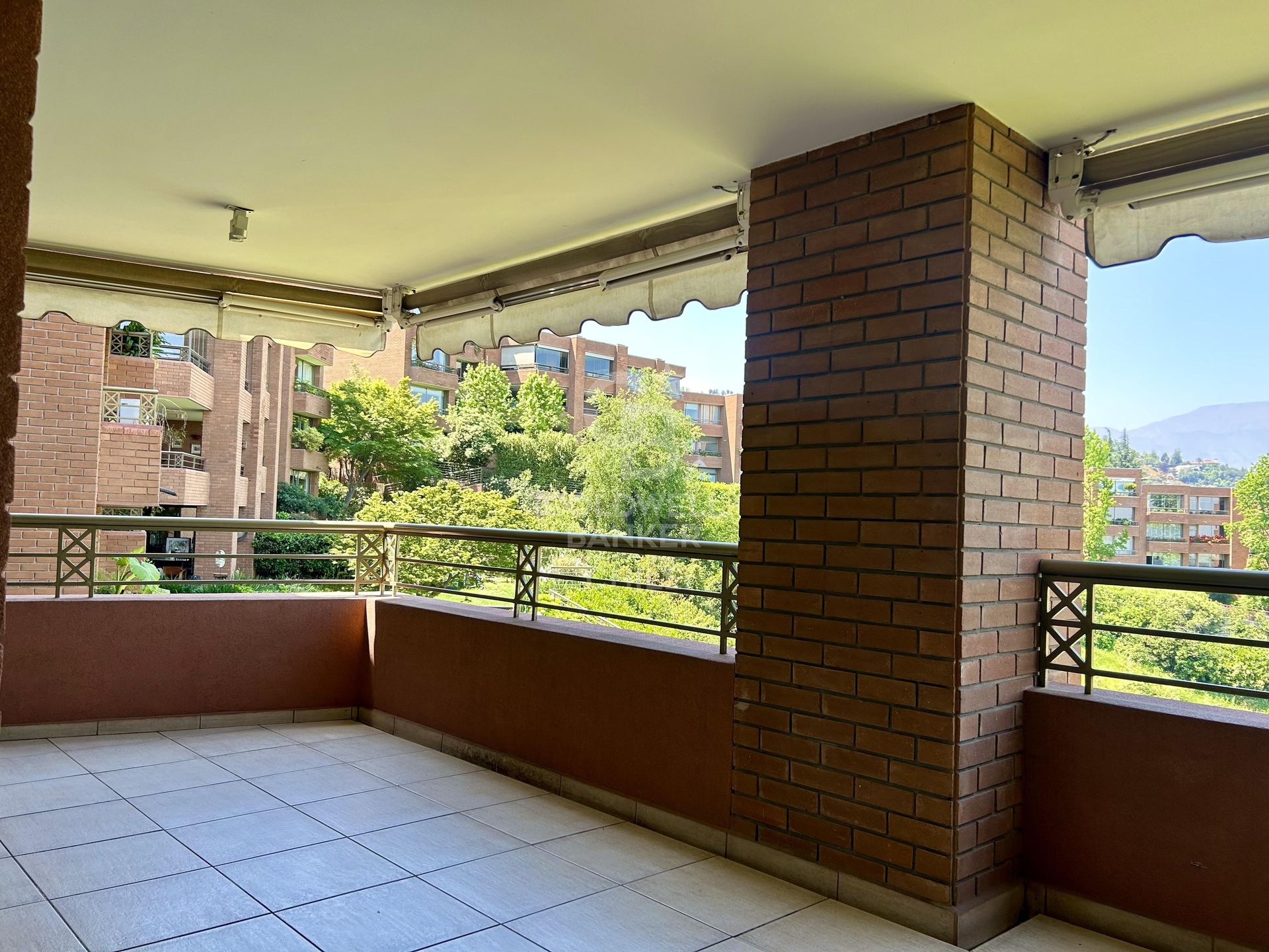 Vitacura, Chile, 5 Bedrooms Bedrooms, ,4 BathroomsBathrooms,Residential,For Sale,1966854