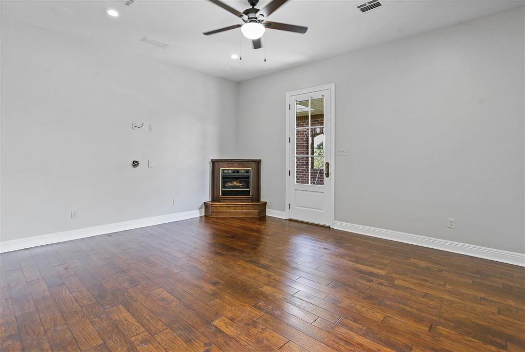 Lake Charles, Louisiana, 70611, United States, 4 Bedrooms Bedrooms, ,4 BathroomsBathrooms,Residential,For Sale,1984091